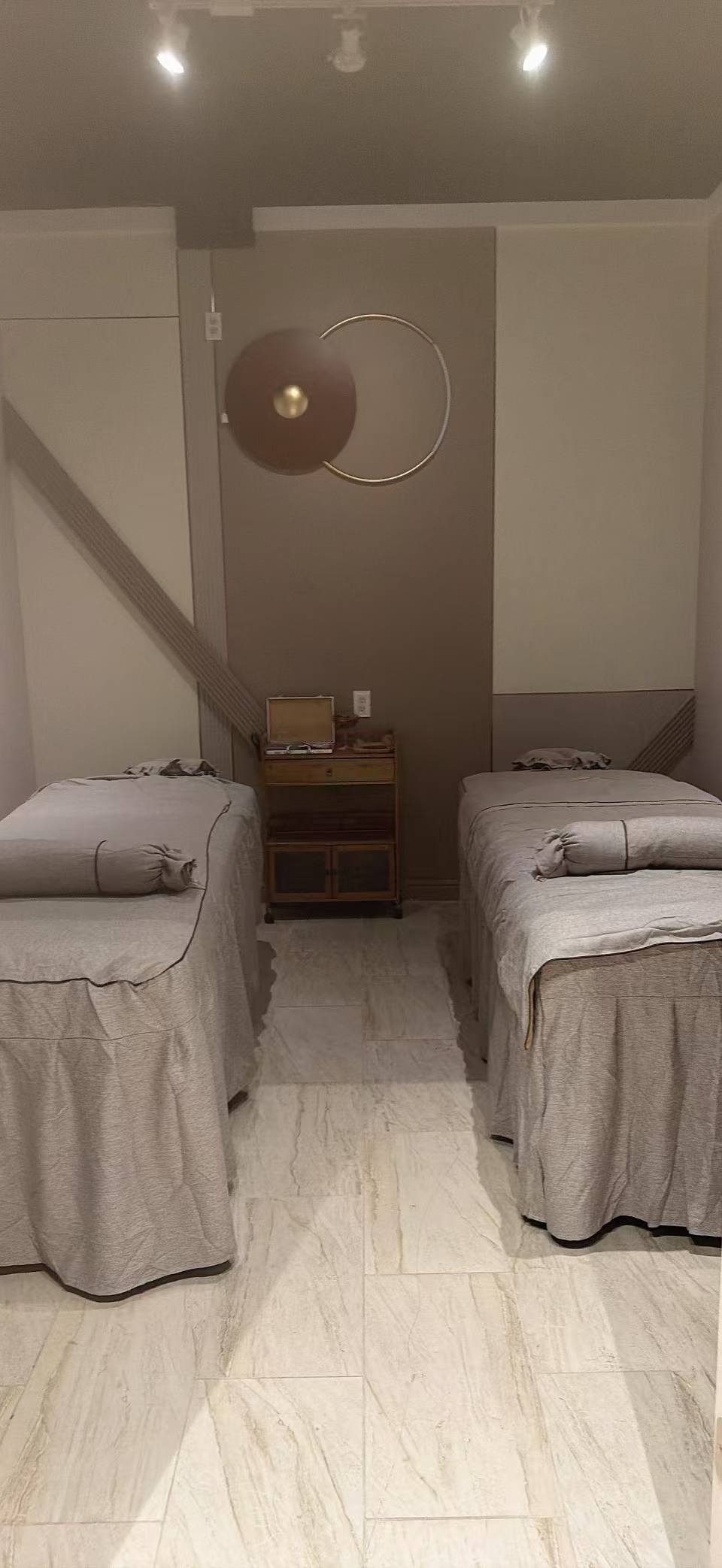 A private double massage room at Olive Queen